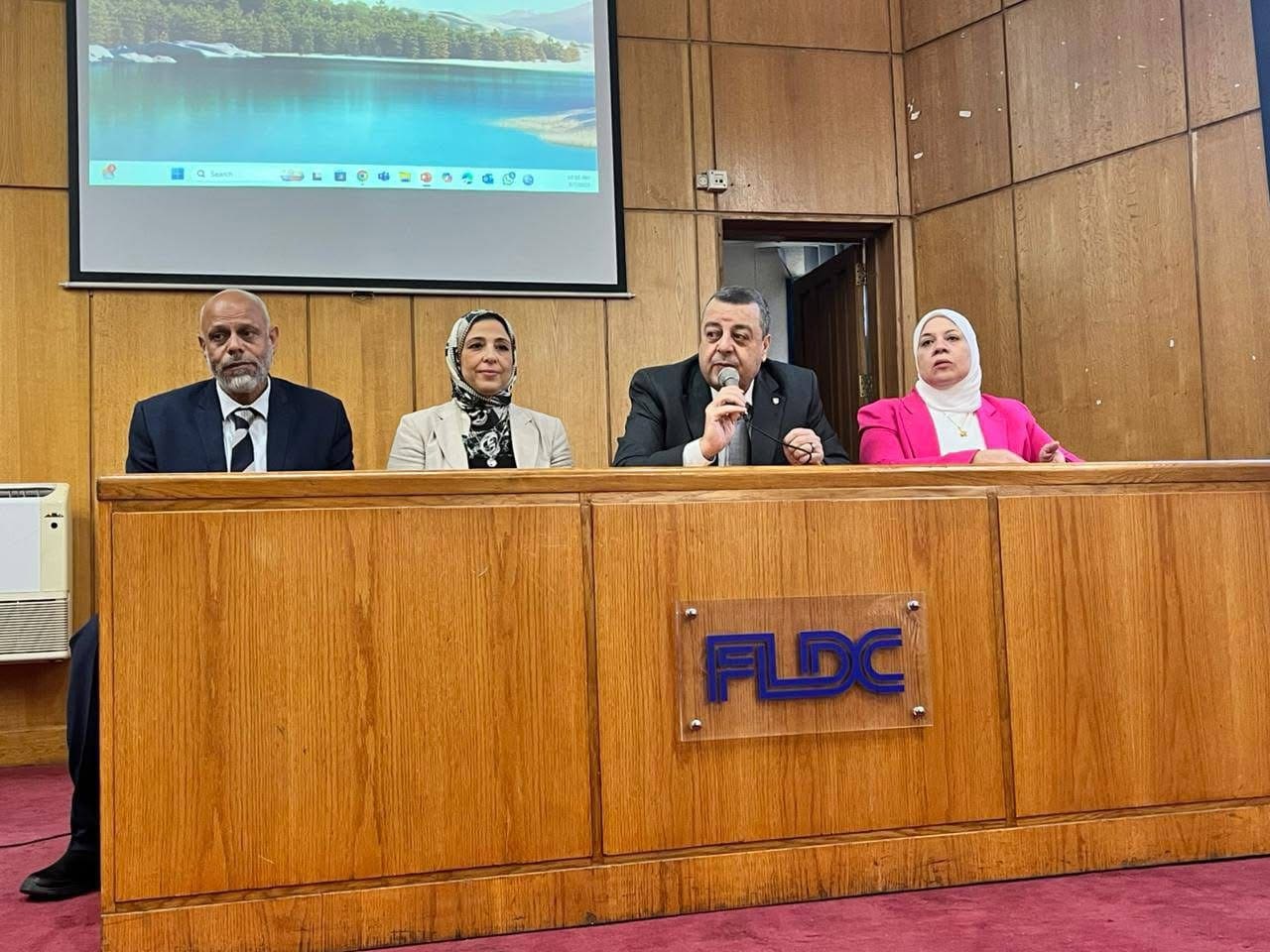 IMG 9467 نجاح جامعة الإسكندرية تنظم تدريب "سفراء التميز الحكومي" استعدادًا لجائزة مصر للتميز موقع في الجامعة