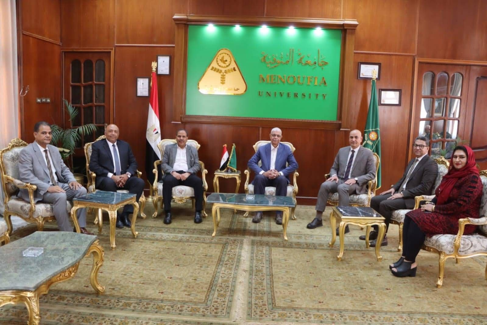 IMG 9483 جائزة مصر للتميز الحكومي رئيس جامعة المنوفية يستقبل فريق التقييم بجائزة مصر للتميز الحكومي بوزارة التخطيط موقع في الجامعة