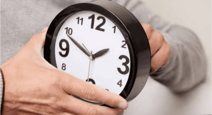 IMG ٢٠٢٥٠٩٠٨ ١٨٢٤٣٩ التوقيت الصيفي تعرف على موعد انتهاء التوقيت الصيفي وبداية الشتوي تزامنًا مع عودة الدراسة موقع في الجامعة