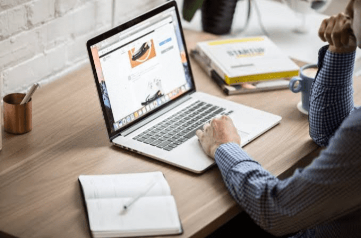 IMG ٢٠٢٥٠٩٢٨ ١٩١٦٣٦ خبير ما المراحل التعليمية المناسبة للتعليم الإلكتروني ؟.. خبير تربوي يوضع  موقع في الجامعة