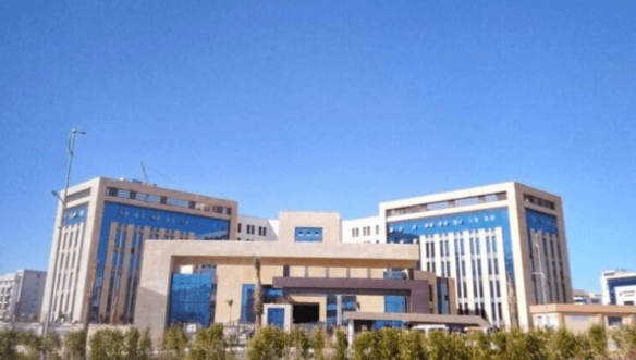 IMG ٢٠٢٥٠٩٢٨ ٢٢٣١٤٨ ساعات الموقع الرسمي لمنحة الدكتور على مصيلحي في الجامعات الأهلية موقع في الجامعة