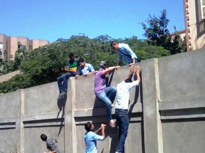 thumb 160562402772a5d112e229961dfe9e3772de893291 طلاب جامعة الجلالة لو ابنك بيزوغ من المدرسة.. إيه اللي ممكن يحصل بعد فصله؟ موقع في الجامعة