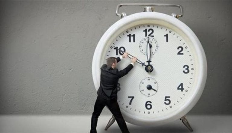 173 115050 time delay التوقيت الشتوي اظبط ساعتك.. مصر تبدأ التوقيت الشتوي الجمعة 31 أكتوبر وتأخير الساعة 60 دقيقة موقع في الجامعة