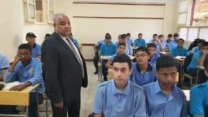 نظام التعليم المدمج ورقمنة المناهج.. خبير تربوي يوضح خطوات لتقليل حضور الطلاب وتحسين التعلم 3 طلاب الأقصر العسكرية يسألون عن البكالوريا.. ووكيل التعليم يطمئنهم: النظام في صالحكم