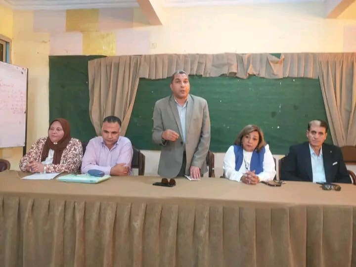 1759345366910 تعليم قنا وكيل تعليم الفيوم يحظر أي نشاط سياسي داخل المدارس موقع في الجامعة