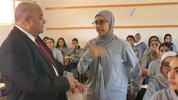 1759433917177 الثانوية وكيل تعليم الأقصر يطمئن طالبات الثانوية: البكالوريا تقلل المواد وتمنح فرص امتحانية أكبر موقع في الجامعة