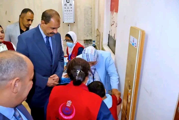 1759852653871 1 سوهاج محافظ سوهاج يشهد فعاليات مبادرة الكشف عن سوء التغذية بمدرسة الأرقم موقع في الجامعة