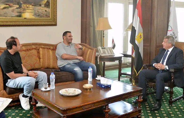 1759933230773 إعلامي من "اليوتيوب" إلى المجلس الأعلى للإعلام.. "الدحيح" يناقش تطوير المحتوى المعرفي في مصر موقع في الجامعة