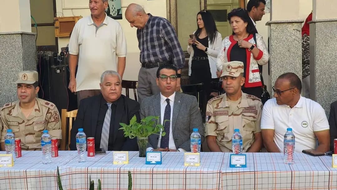 1760180019315 إتقان وكيل تعليم الأقصر: الاحتفال بانتصارات أكتوبر مستمر حتى نهاية الشهر.. والاعتزاز بجيشنا المصري سيبقى أبد الدهر موقع في الجامعة
