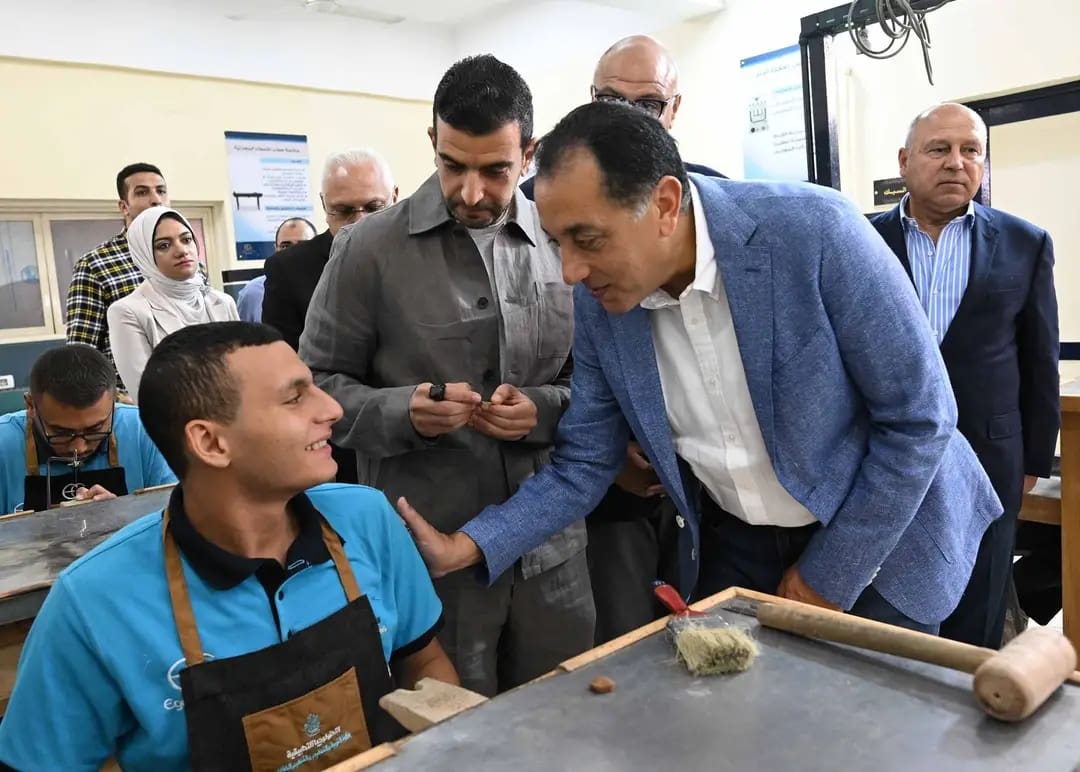 خلال جولته بالقليوبية.. مدبولي يتفقد مدرسة "إيجيبت جولد" ويؤكد: التعليم الفني يعيش نقلة نوعية