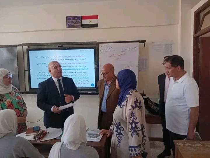 1760278007394 تعليم القاهرة تعليم القاهرة تتابع عن قرب سير الدراسة بالبساتين.. وتشدد على تفعيل الأنشطة وتحقيق نواتج التعلم موقع في الجامعة