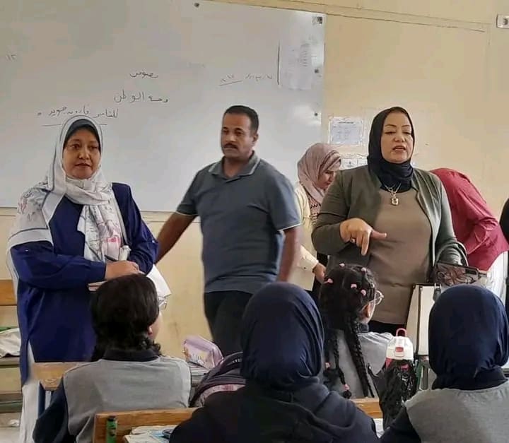 1760279430215 مدارس من قلب مدارس القاهرة.. وكيل المديرية بمدرسة الترعة تشدد على التفوق والانضباط الطلابي موقع في الجامعة