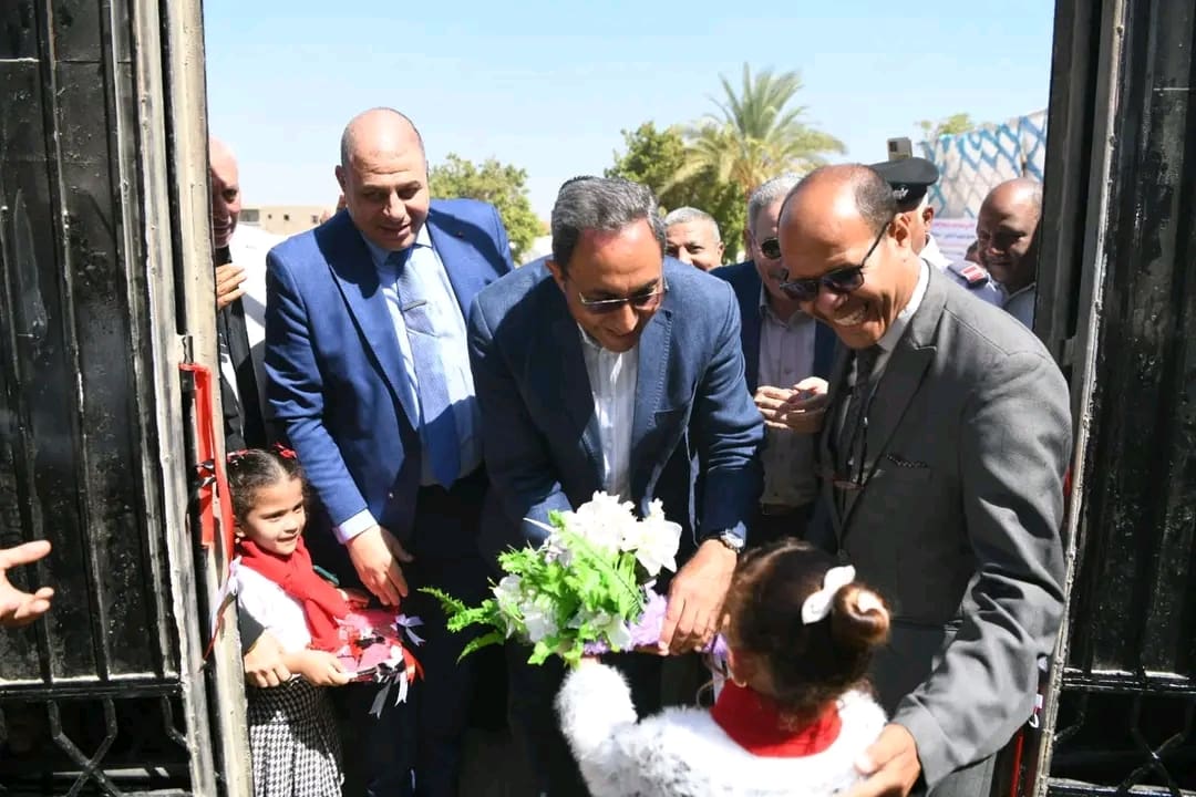 1760356585666 محافظ قنا محافظ قنا يفتتح مدرسة علي خليل للتعليم الأساسي بالعركي بعد إحلالها وتجديدها  موقع في الجامعة