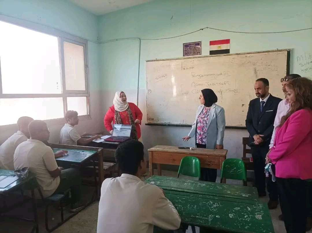 1760514453900 تعليم من قلب مدرسة مصر المستقبل.. مدير تعليم القاهرة تشدد على تفعيل التحفيز والانضباط التربوي موقع في الجامعة