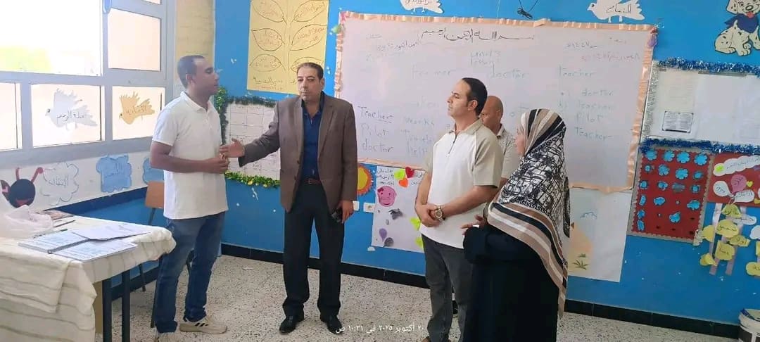 1760951982348 مطروح مدير تعليم جنوب سيناء: هذا العام هو عام القرائية.. والمعلم قدوة لطلابه موقع في الجامعة