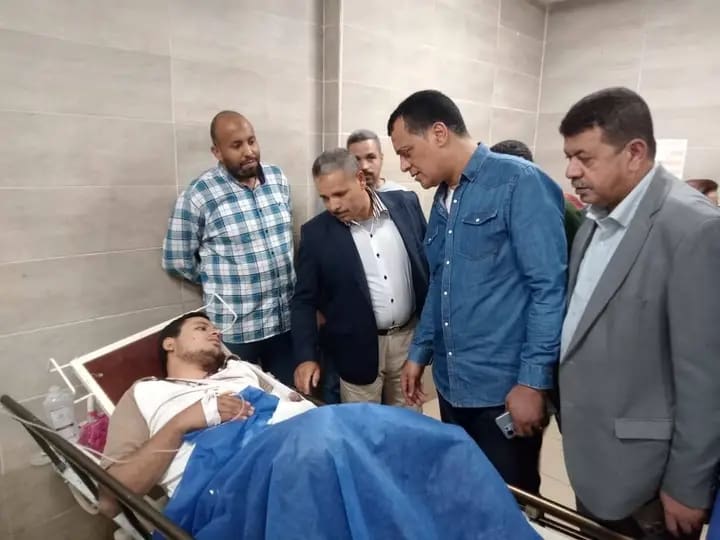1761494341854 سوهاج مدير تعليم سوهاج يطمئن على المصابين من معلمي ومعلمات حادث طريق جرجا البلينا موقع في الجامعة
