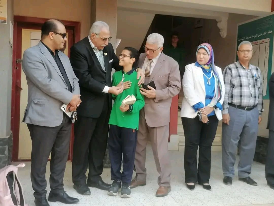 1761568000842 شاملة مدير تعليم القليوبية في جولة مفاجئة بمدارس كفر شكر: متابعة الانضباط وتعزيز دمج التكنولوجيا موقع في الجامعة