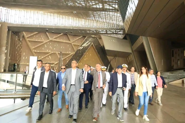 1761580274534 المتحف المصري قبل أيام من الافتتاح التاريخي.. محافظ الجيزة يتفقد المتحف المصري الكبير ويشدد على تأمين الخدمات موقع في الجامعة