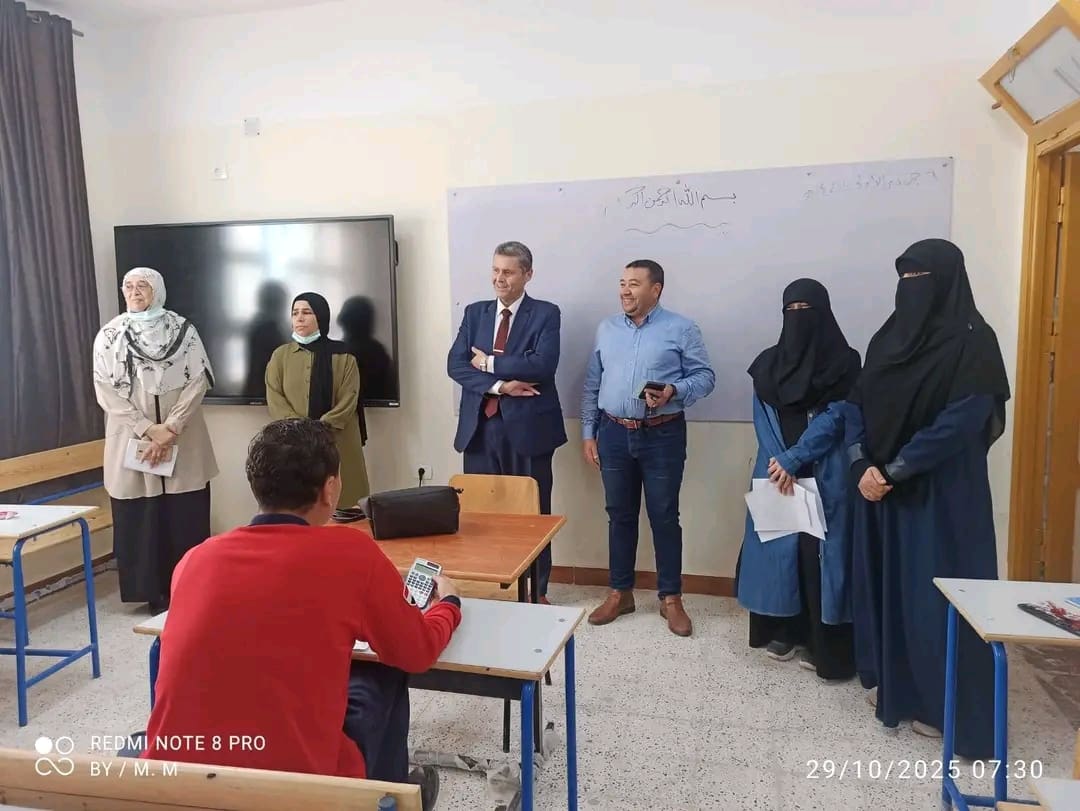 1761723022951 مودة حلًا لمشكلتها.. وكيل تعليم شمال سيناء يطمئن على مدرسة الشهيد عمرو أبو هنديه موقع في الجامعة