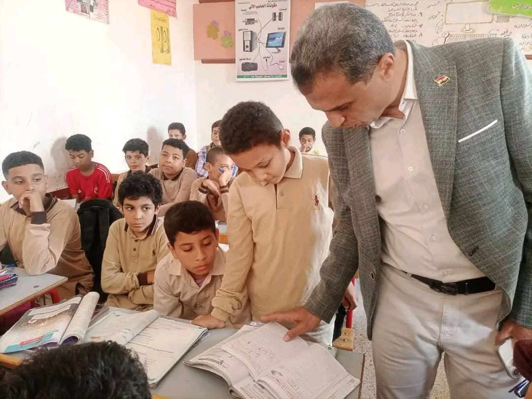 1761726461600 أكتوبر "جودة" يتابع امتحانات أكتوبر بمدارس إدارة شرق كفر الشيخ.. ويطمئن من وضوح الأسئلة موقع في الجامعة