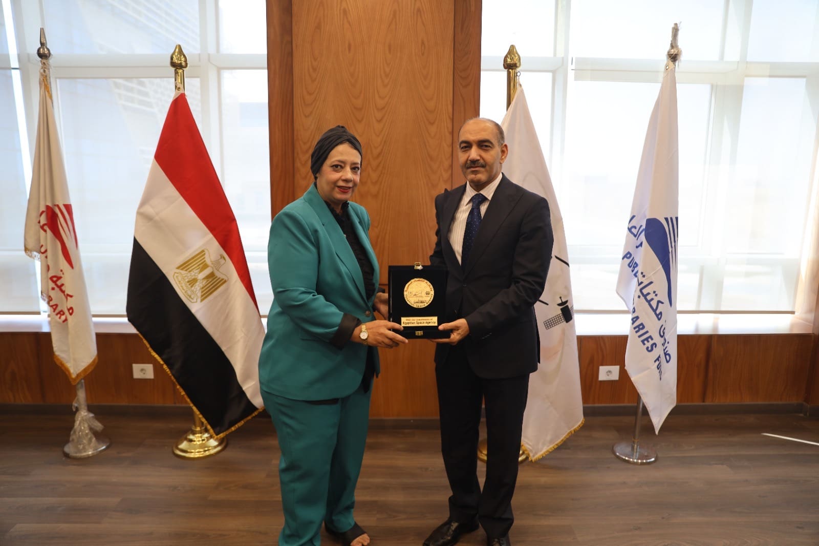 45d4fc6f 8606 4485 aeb0 478dfcb6e8a3 توقيع توقيع بروتوكول تعاون بين وكالة الفضاء المصرية ومكتبة مصر العامة الرئيسية موقع في الجامعة
