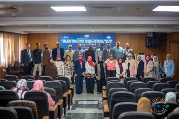 57af8a74 1906 4954 a9ba 0008e6272f63 جامعة العين تيودور بلهارس يعزز التعاون الدولي مع منظمة الصحة العالمية لمكافحة البلهارسيا موقع في الجامعة