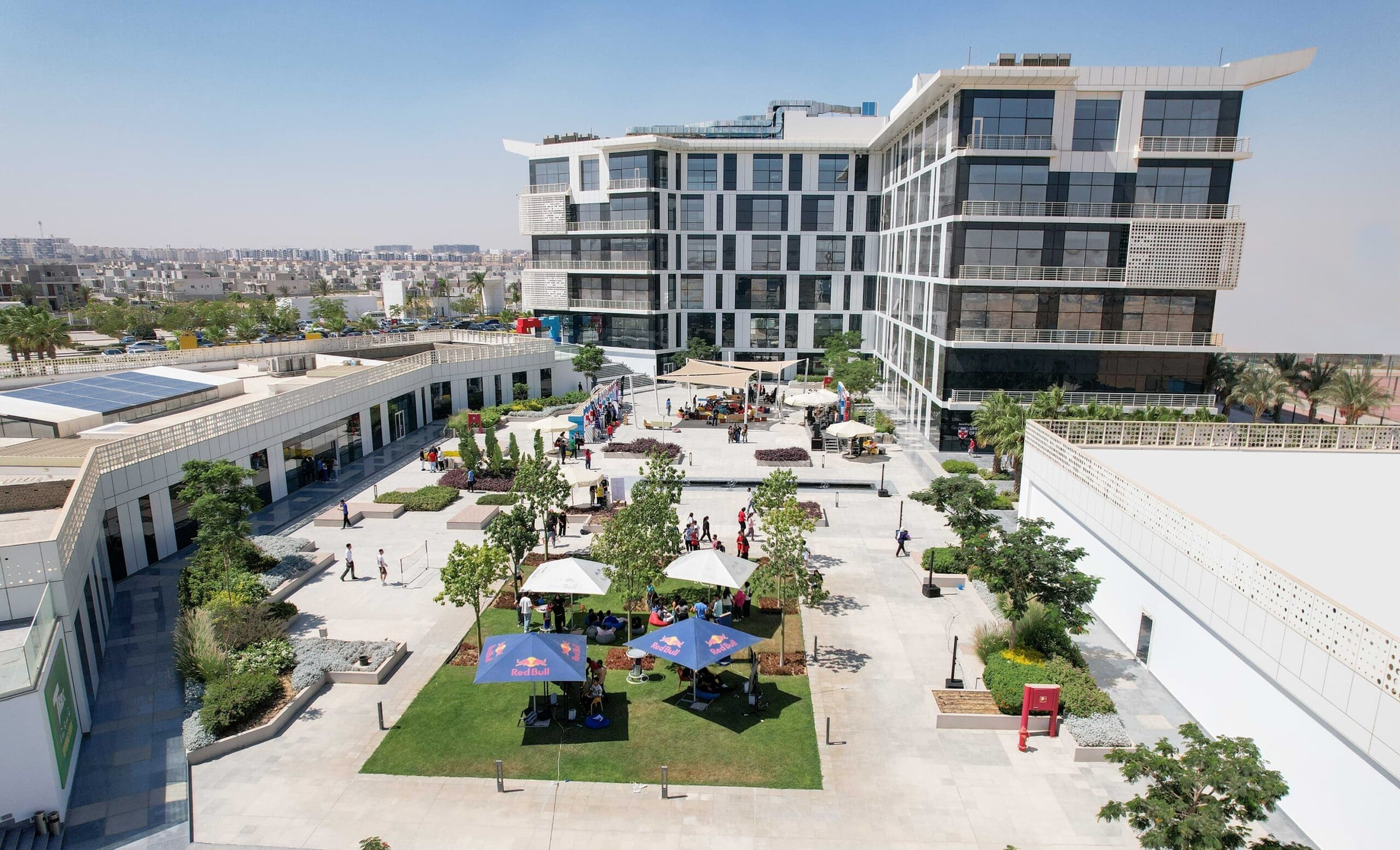 EUE slider 1 scaled الجامعات الجامعات الأوروبية وجامعة شرق لندن (EUE/UEL) تطلقان "عام الصحة" لتعزيز الوعي والتعاون الأكاديمي موقع في الجامعة