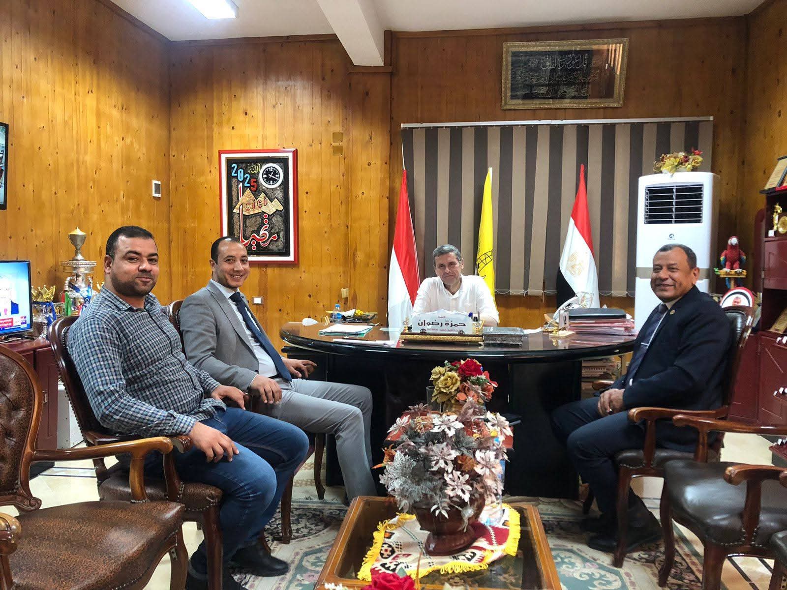 FB IMG 1759339486533 شمال سيناء حرصًا على العدالة وتكافؤ الفرص.. تعليم شمال سيناء تناقش ملف طلاب المنازل موقع في الجامعة