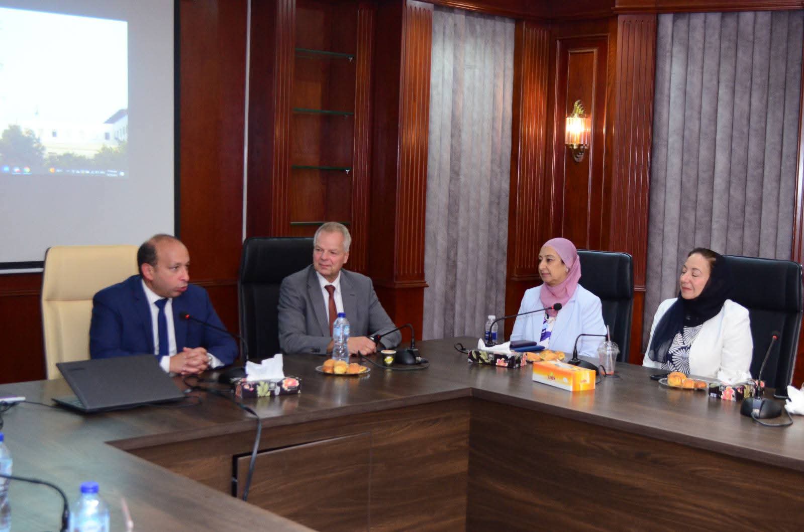 FB IMG 1759562385979 احتفالية «المئوية الثانية» طب القاهرة وطب الأسنان يعقدان اجتماعًا مشتركًا مع جامعة كيل الألمانية للتعاون في التوعية المجتمعية موقع في الجامعة