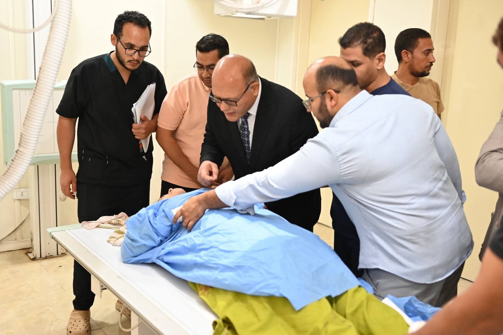 FB IMG 1759657095663 كلب النعماني يُطمئن أهالي الطلاب المصابين من داخل مستشفي الطوارئ الجامعي الجديد موقع في الجامعة