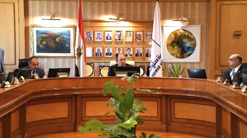 FB IMG 1759915570572 جامعة جامعة حلوان توجه بتحويل مشروعات التخرج إلى ترجمات تاريخية لمواجهة الفكر المتطرف موقع في الجامعة