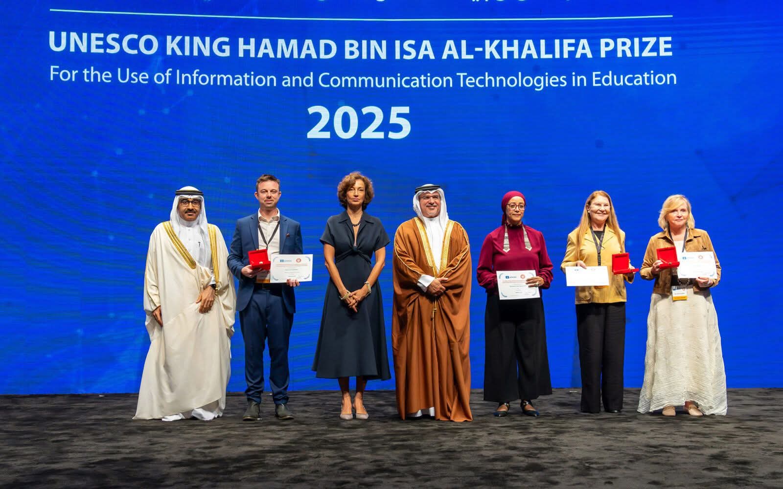 FB IMG 1760088356093 التعليم التعليم العالي: فوز منصة "مهارة-تك" بجائزة اليونسكو – الملك حمد بن عيسى آل خليفة 2025 لتوظيف تكنولوجيا التعليم موقع في الجامعة