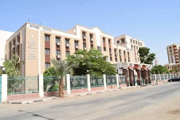 FB IMG 1760184438043 الشيوخ إنجاز طبي بمستشفى سوهاج الجامعي.. نجاح أول جراحة بالمنظار لاستئصال ورم بالأذن الوسطى بصعيد مصر موقع في الجامعة