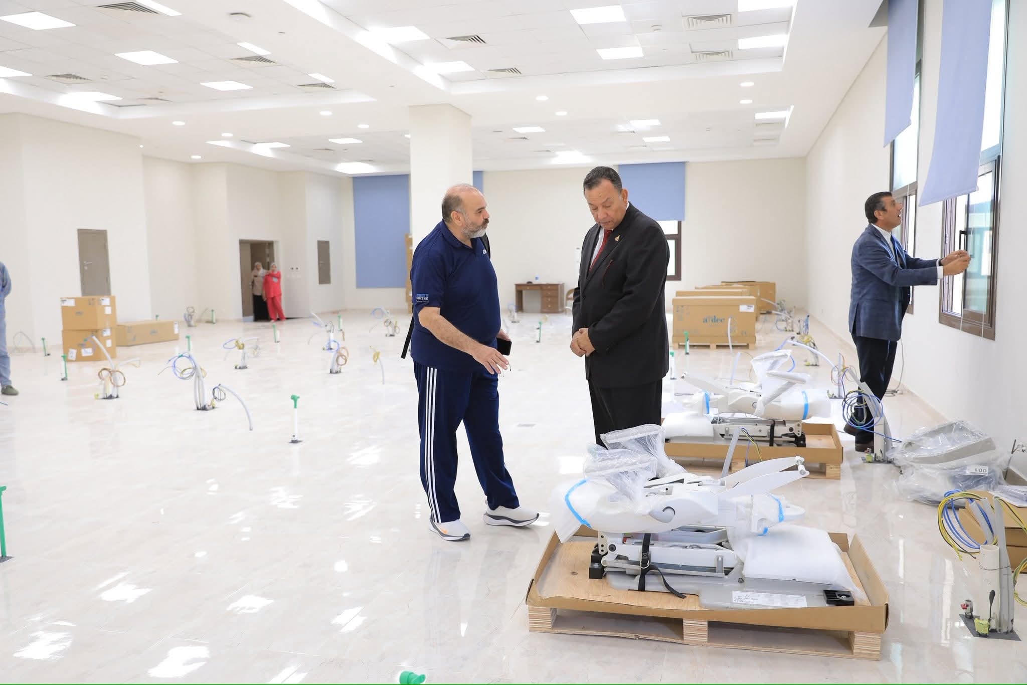 FB IMG 1760466309193 طالبات الخولي يتابع جاهزية معامل وعيادات جامعة المنصورة الجديدة لاستقبال العام الأكاديمي الجديد موقع في الجامعة