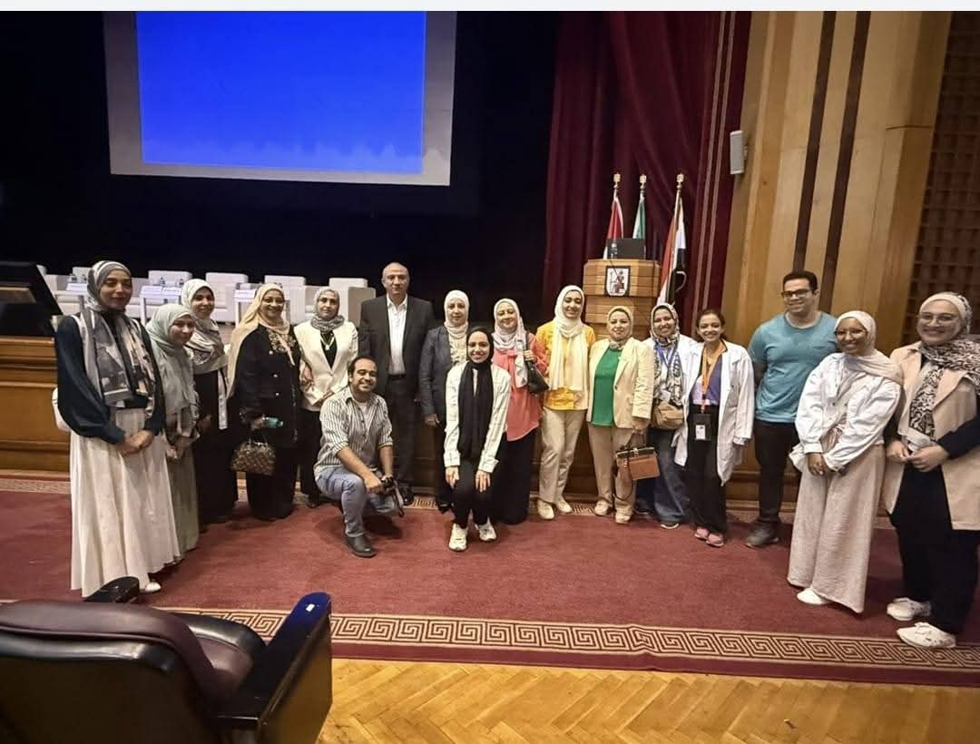 FB IMG 1760697481735 قصر العيني القاتل الخفي تحت المجهر.. طب قصر العيني تكشف مخاطر المبيدات في يوم علمي توعوي موقع في الجامعة