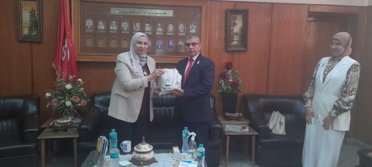 FB IMG 1760802326136 الألسن كلية الألسن بجامعة عين شمس تحتفل بالثقافة الفنزويلية وتستقبل سفير فنزويلا بالقاهرة موقع في الجامعة