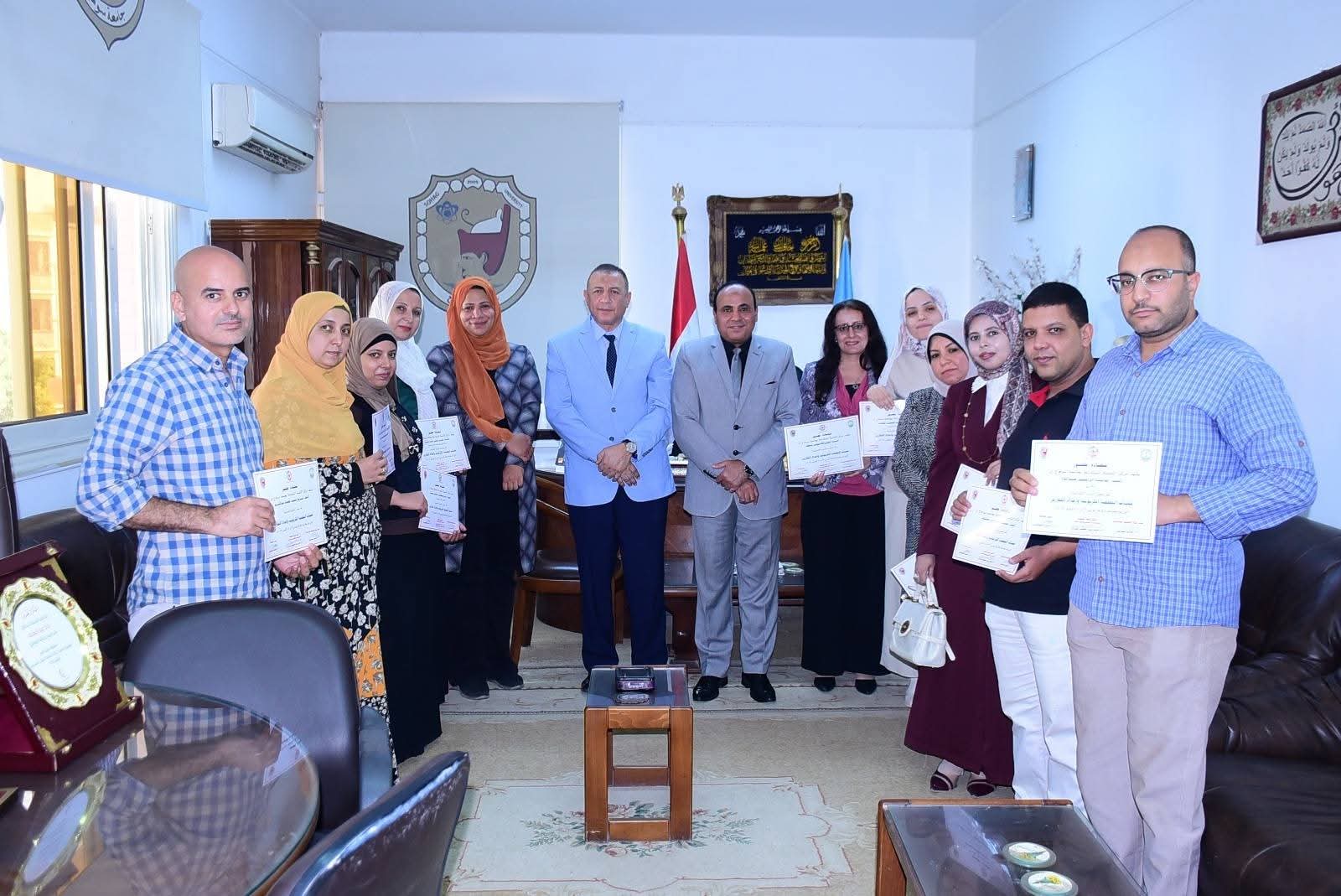 FB IMG 1761232661254 عين شمس جامعة سوهاج تُطلق أول برنامج لحساب البصمة الكربونية نحو مستقبل أخضر وتنمية مستدامة موقع في الجامعة
