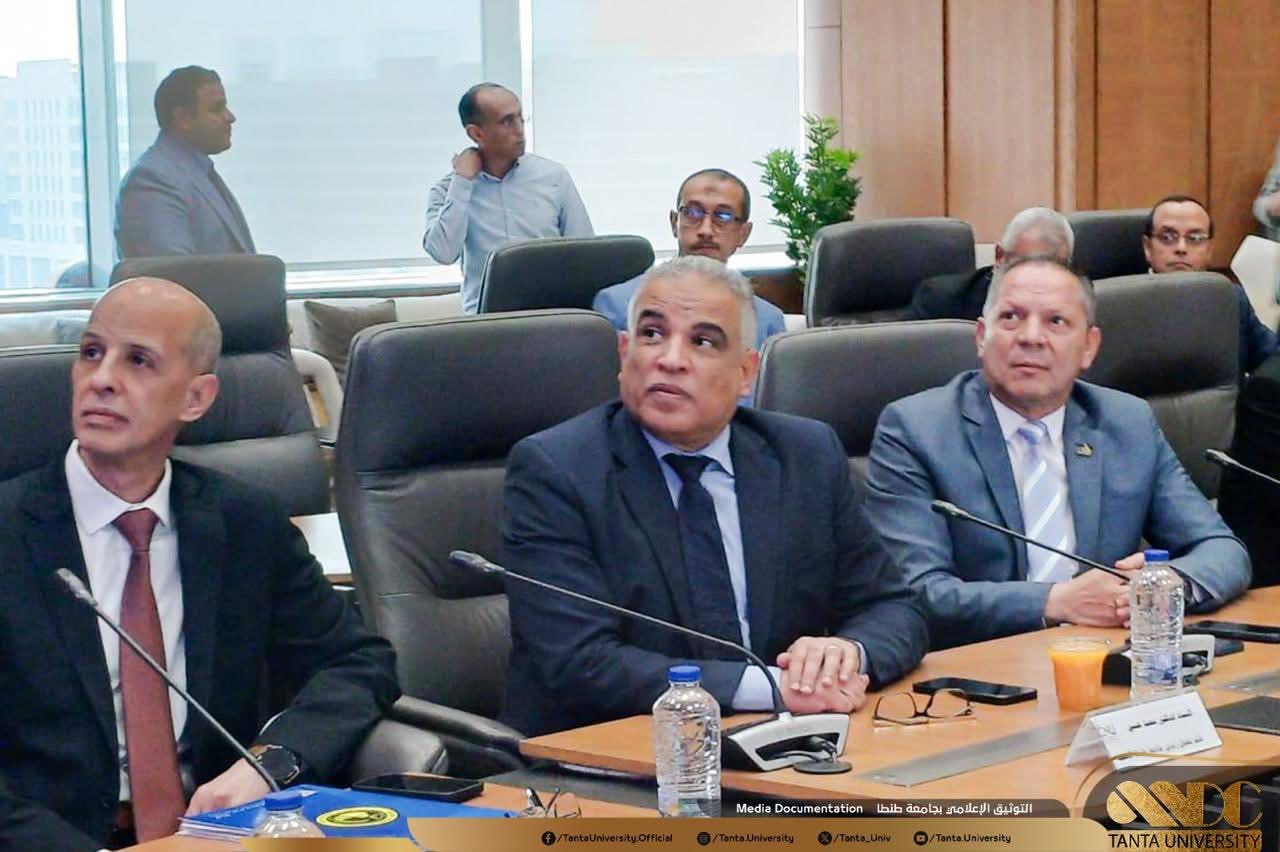 FB IMG 1761640618380 كلية الحقوق رئيس جامعة طنطا يشارك في الاجتماع الدوري لمجلس الجامعات الأهلية موقع في الجامعة