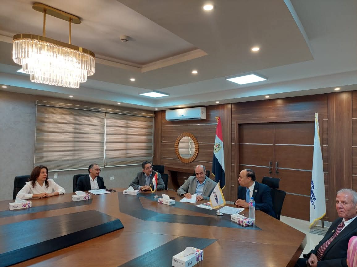 FB IMG 1761746269625 السويس جامعة القاهرة الجديدة التكنولوجية تتعاون مع اتحاد الحياة البرية والبحرية لتعزيز الوعي البيئي موقع في الجامعة