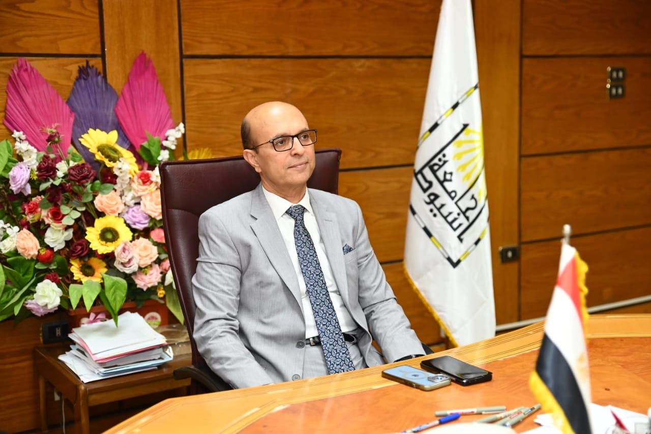 أحمد المنشاوي رئيس جامعة أسيوط