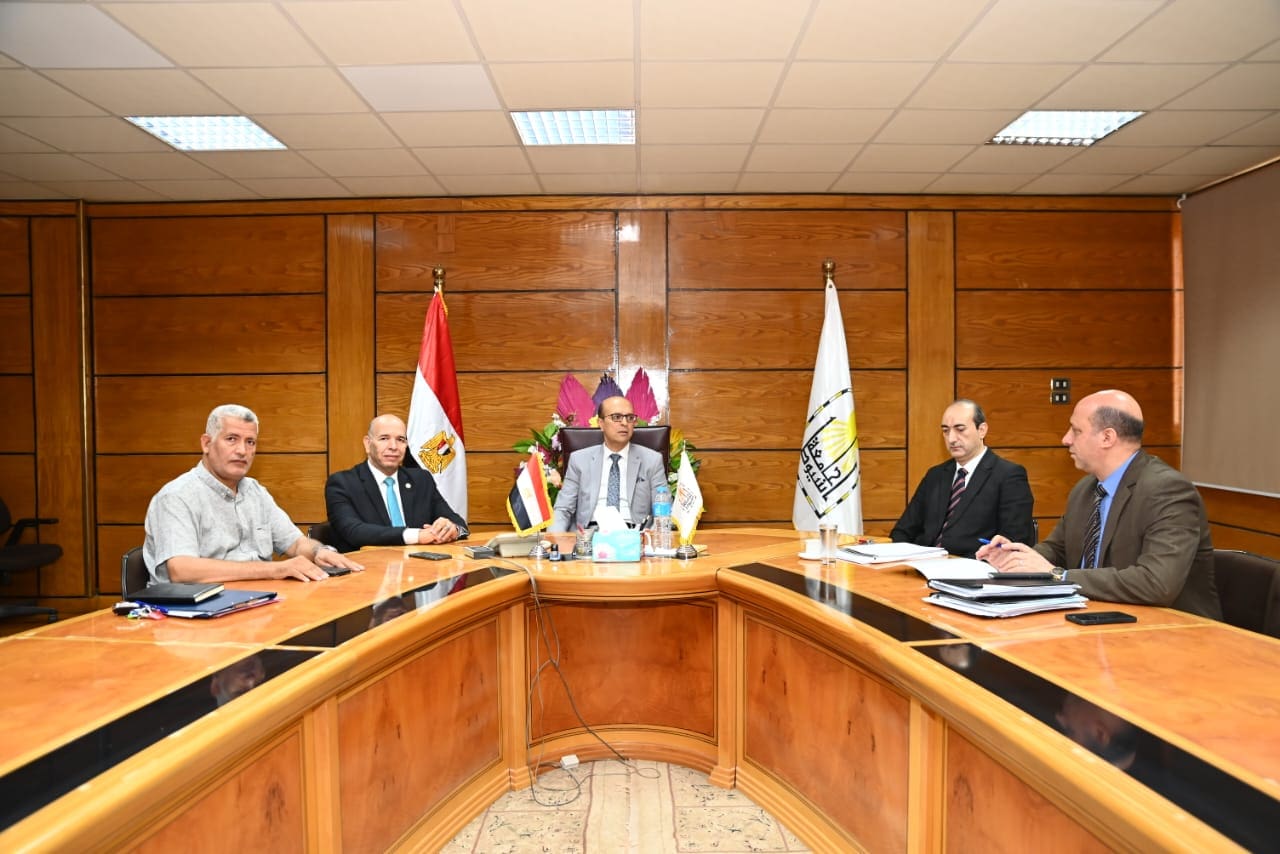 IMG 20251002 WA0045 جامعة جامعة أسيوط تسرّع وتيرة المشروعات الإنشائية لتطوير بنيتها التعليمية والصحية موقع في الجامعة