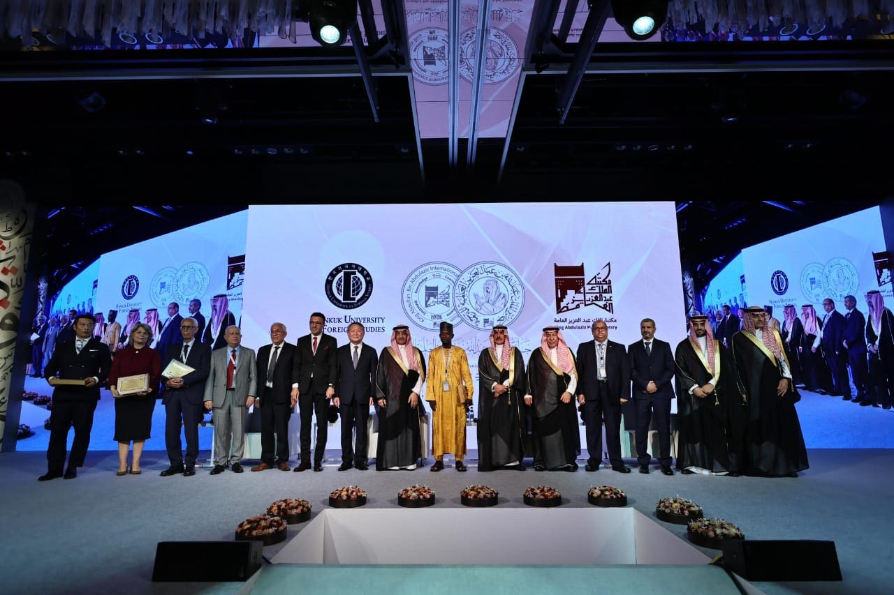 IMG 20251004 WA0033 شراكة المنشاوي: نفخر بأساتذة جامعة أسيوط وإنجازاتهم الرائدة التي ترفع مكانة الجامعة في المحافل الدولية موقع في الجامعة