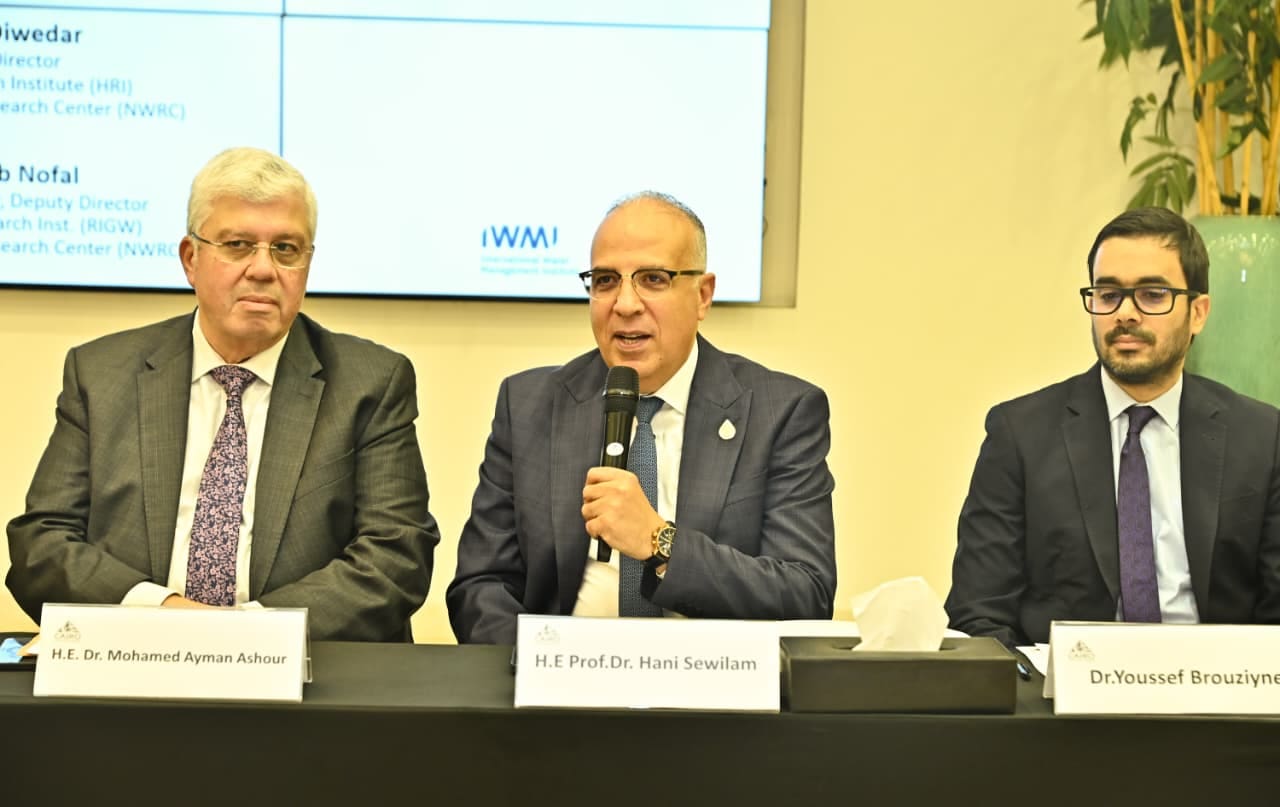 IMG 20251016 WA0028 ورشة طلاب جامعة حلوان يحصدون المركز الأول بمشروع لتحلية مياه البحر وإنتاج الهيدروجين الأخضر موقع في الجامعة