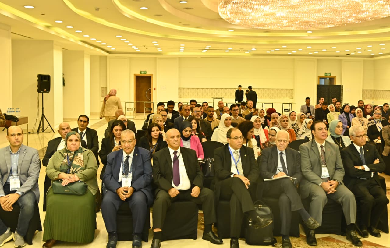 IMG 20251016 WA0034 أسبوع أسبوع القاهرة للمياه.. منصة دولية للحلول المبتكرة في مواجهة التغيرات المناخية موقع في الجامعة