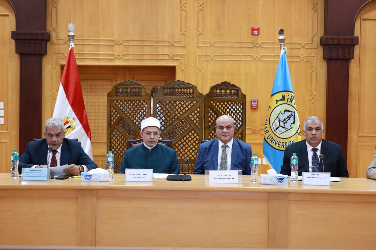 IMG 20251018 WA0187 جامعة الأزهر عشر سنوات من خدمة المجتمع.. جامعة الأزهر وهيئة تعليم الكبار تحتفلان بجهود محو الأمية وتنمية البيئة موقع في الجامعة