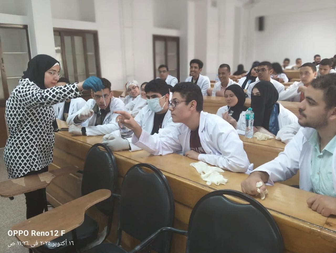 IMG 20251022 WA0004 الطب تدريب عملي ميداني لطلاب القاهرة الأهلية داخل معامل الجامعة الأم لتعزيز المهارات البحثية والتطبيقية موقع في الجامعة