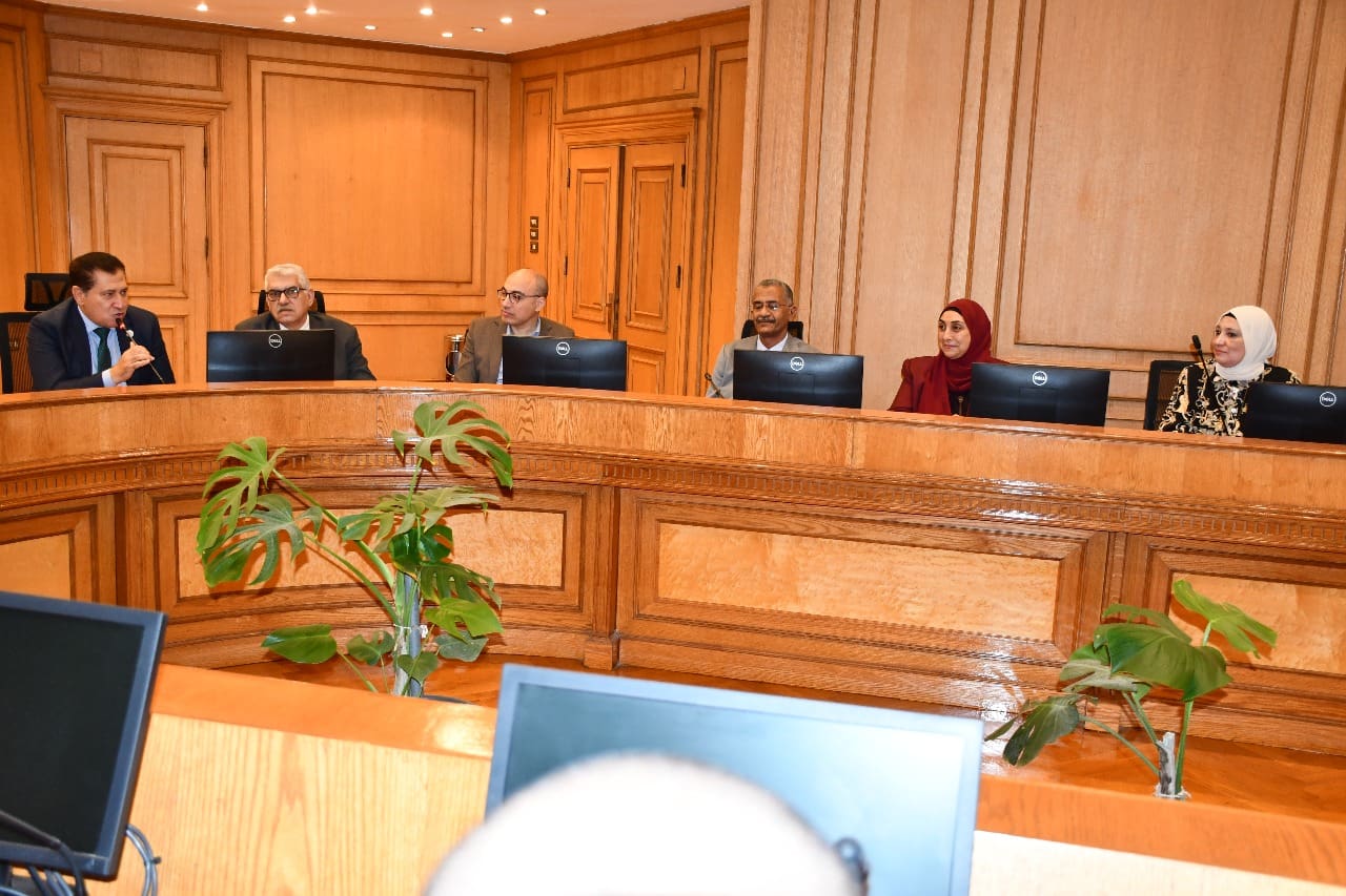IMG 20251022 WA0042 جامعة حلوان هيئة "سنتريور" توصي باستمرار منح جامعة حلوان شهادة ISO 9001:2015 واقتراح شهادات جديدة للبيئة موقع في الجامعة