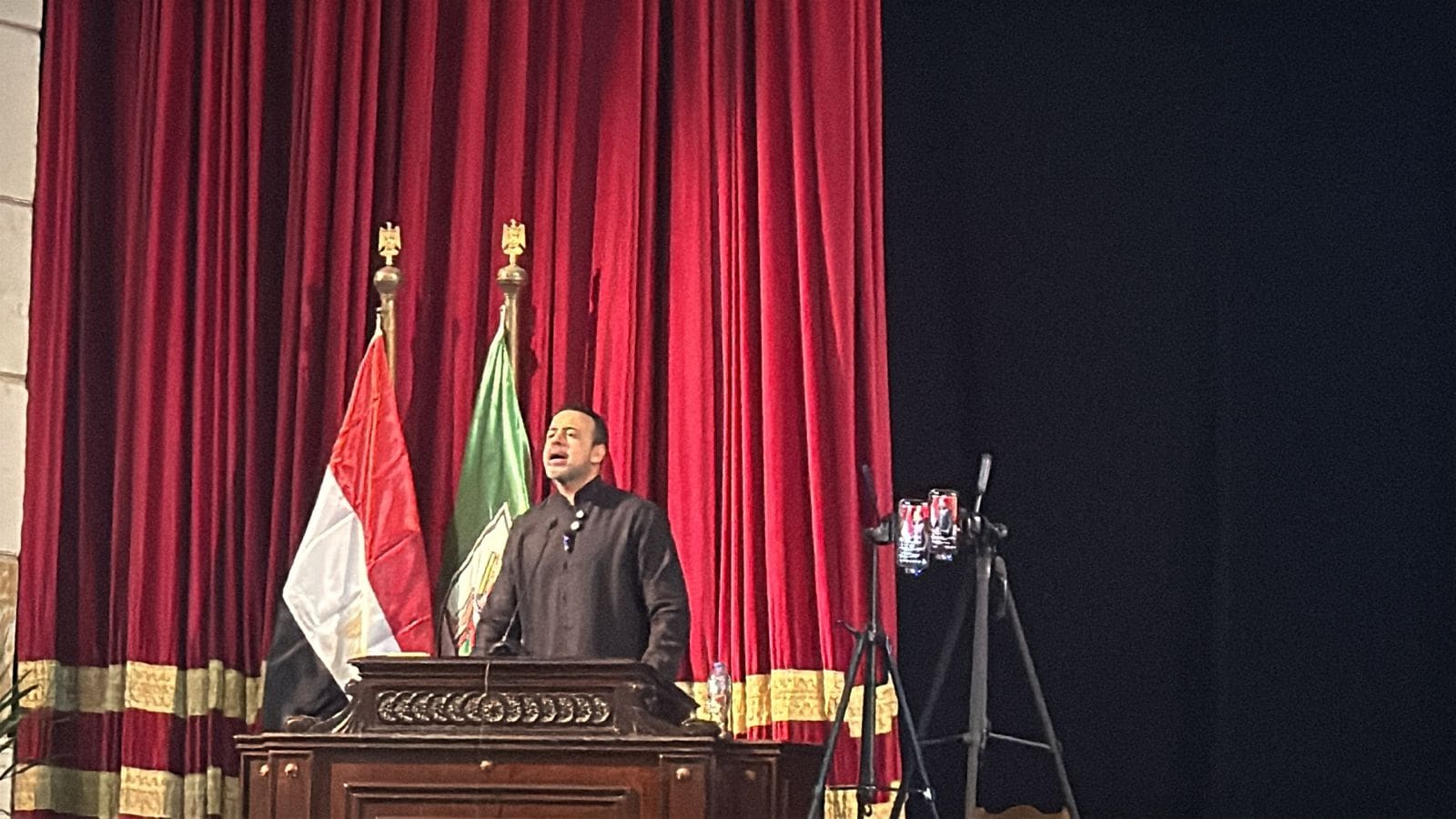 IMG 20251023 WA0033 دولة التلاوة الداعية مصطفى حسنى لطلاب جامعة القاهرة: تحية الاسلام عهد بعدم الايذاء   موقع في الجامعة