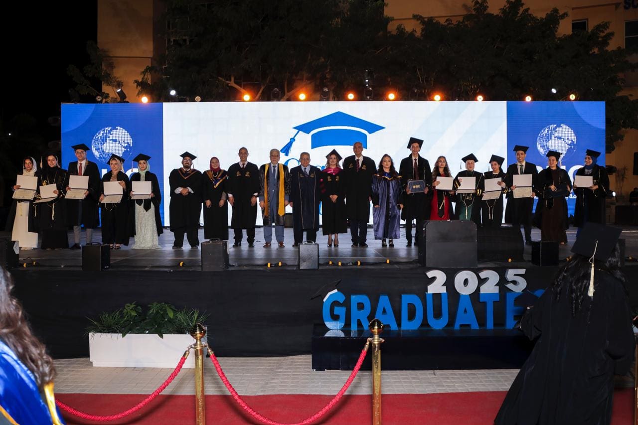 IMG 20251027 WA0055 جامعة بدر جامعة بدر تحتفل بتخريج دفعة جديدة من 16 كلية وتخرج أول دفعة من كلية الطب البشري موقع في الجامعة