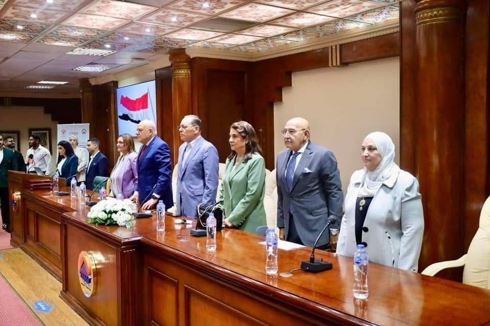 IMG 20251027 WA0302 جامعة 6 أكتوبر انطلاق مؤتمر AUSACE حول الابتكار والإبداع في الاتصال بجامعة 6 أكتوبر موقع في الجامعة